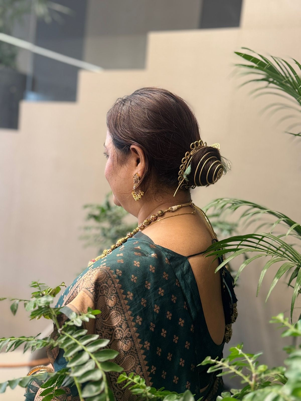 Spiral hair cage bun