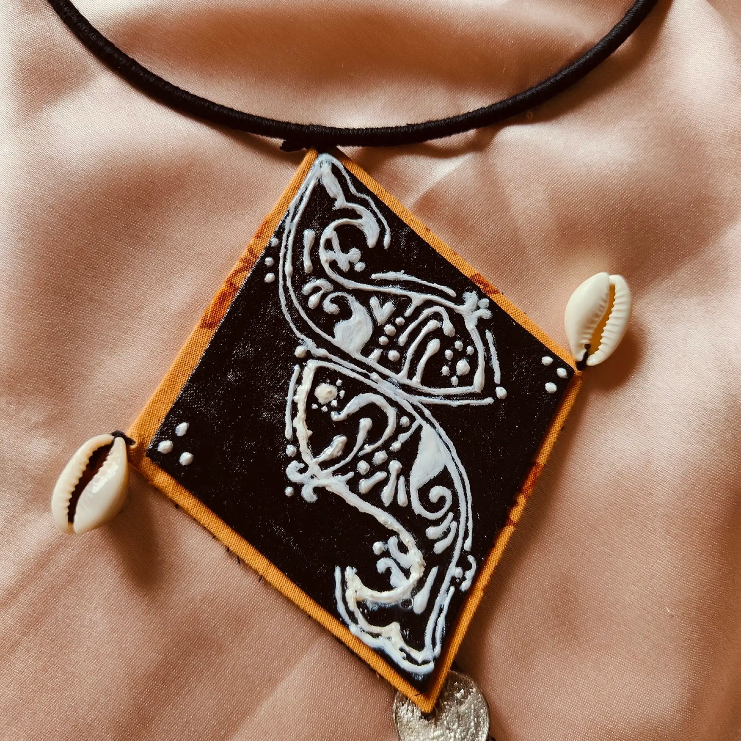 Kite šŖ Necklace ā Whimsical Elegance