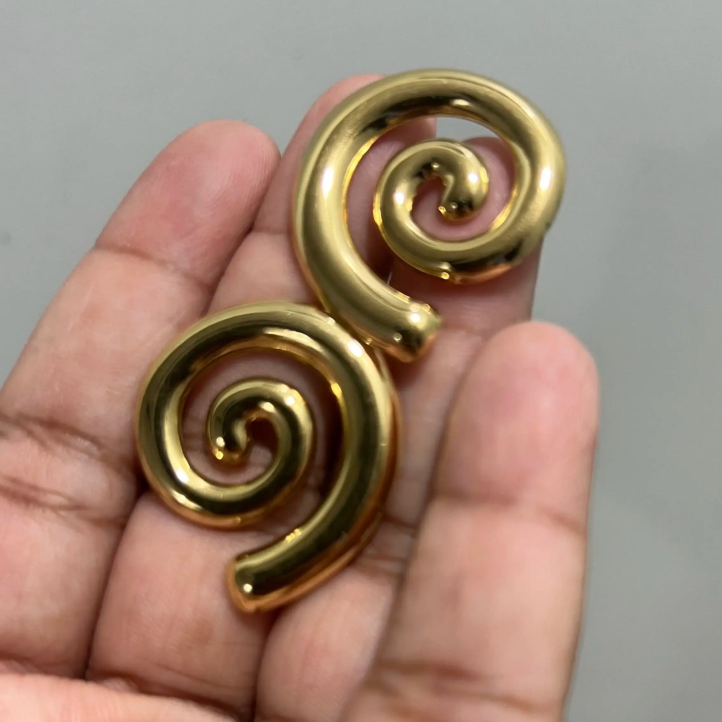 Riverblend Spiral Earrings – Elegant Lightweight Workwear Jewelry