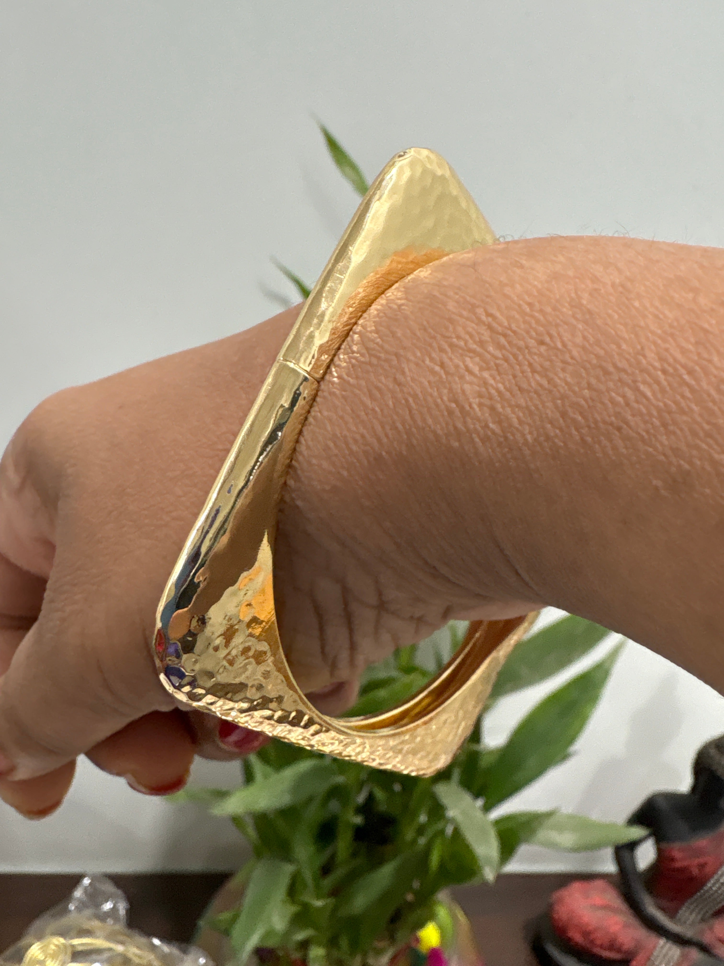 Square shape adjustable bracelet