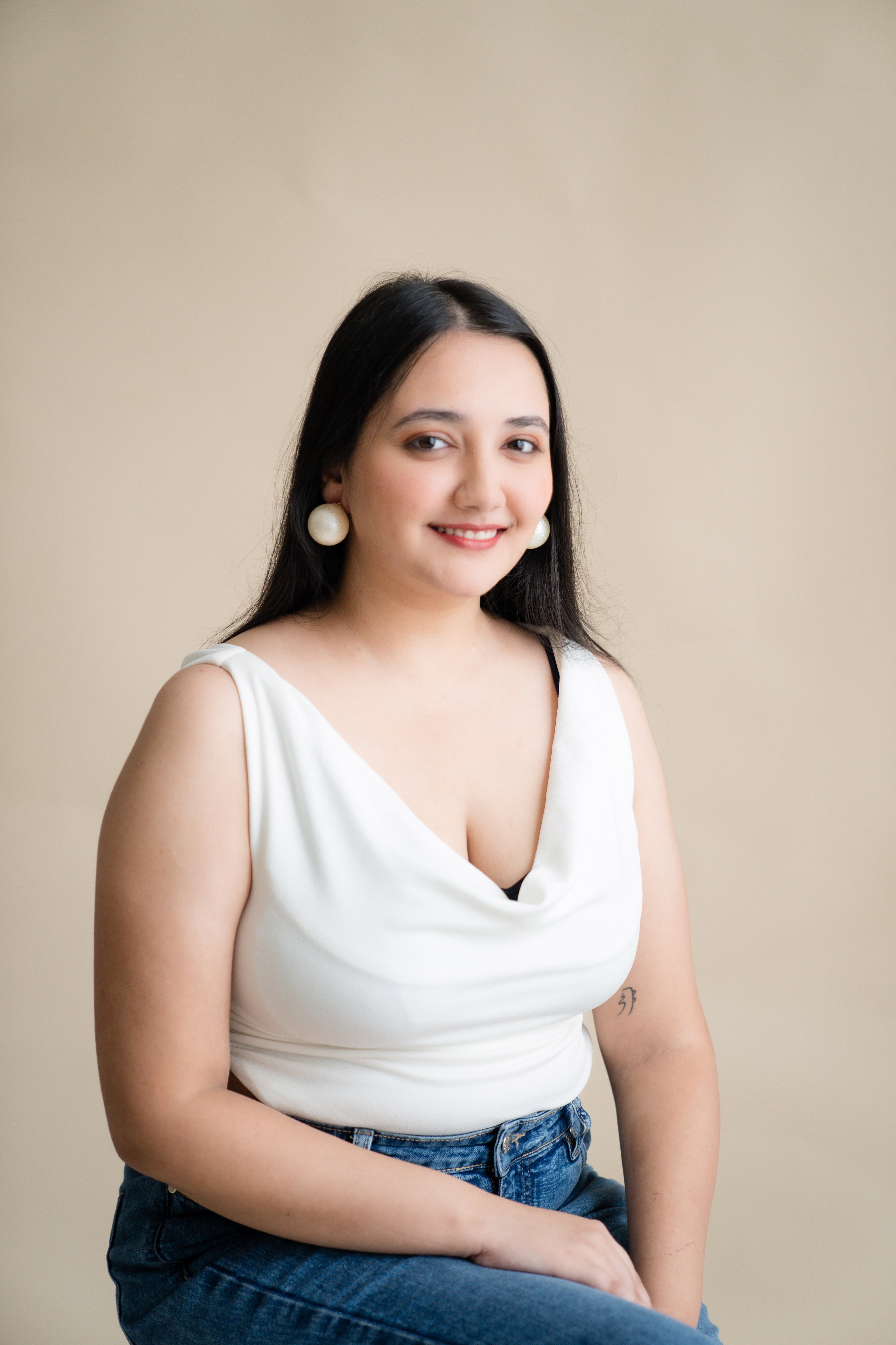 Structured white Pearl studs