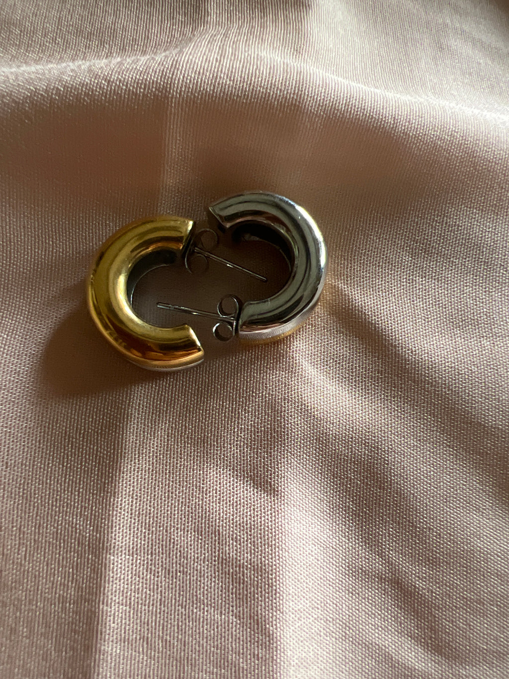 Minimalist Small Hoop Earrings – Everyday Office Wear