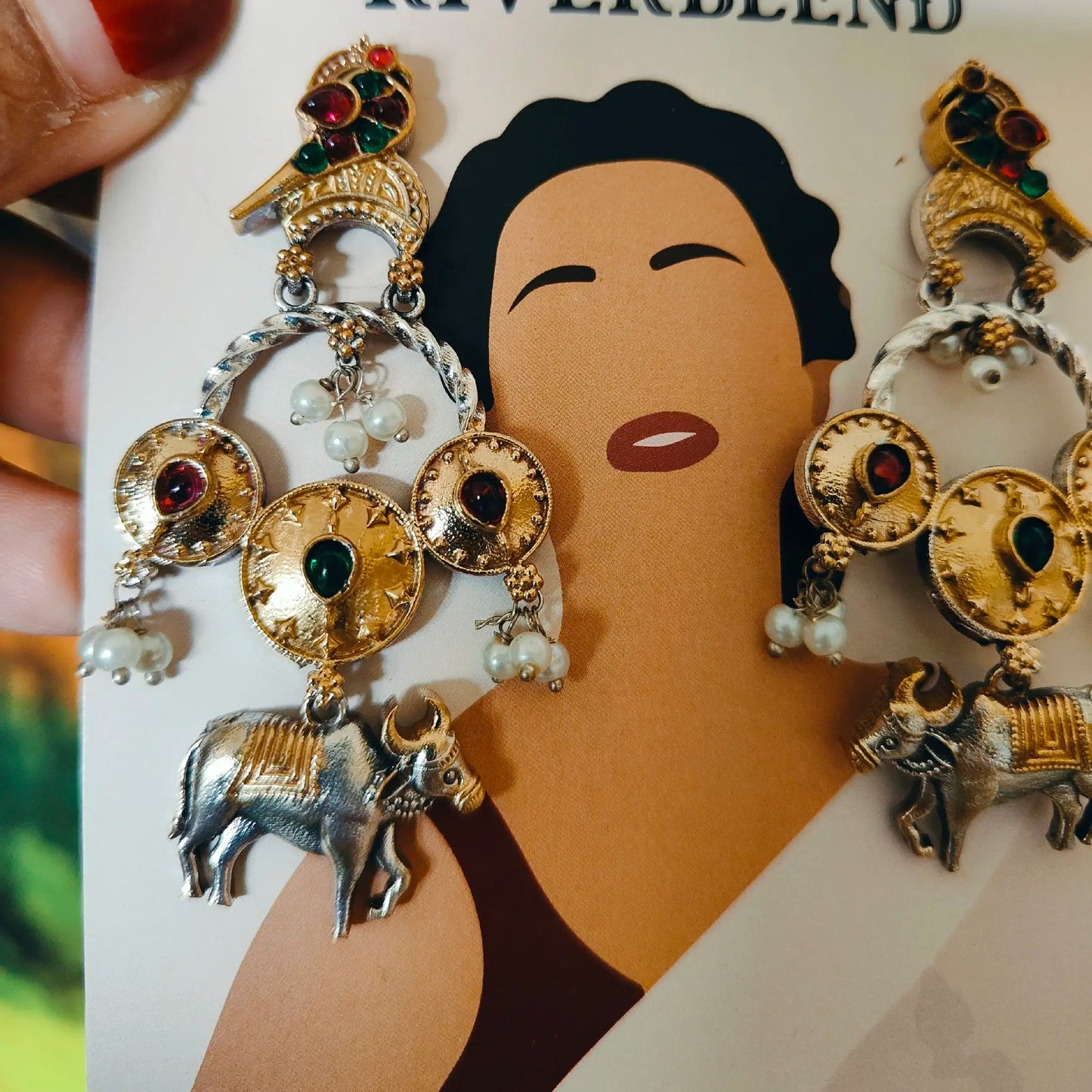 Dual Tone Earring – Elegant Gold & Silver Combination