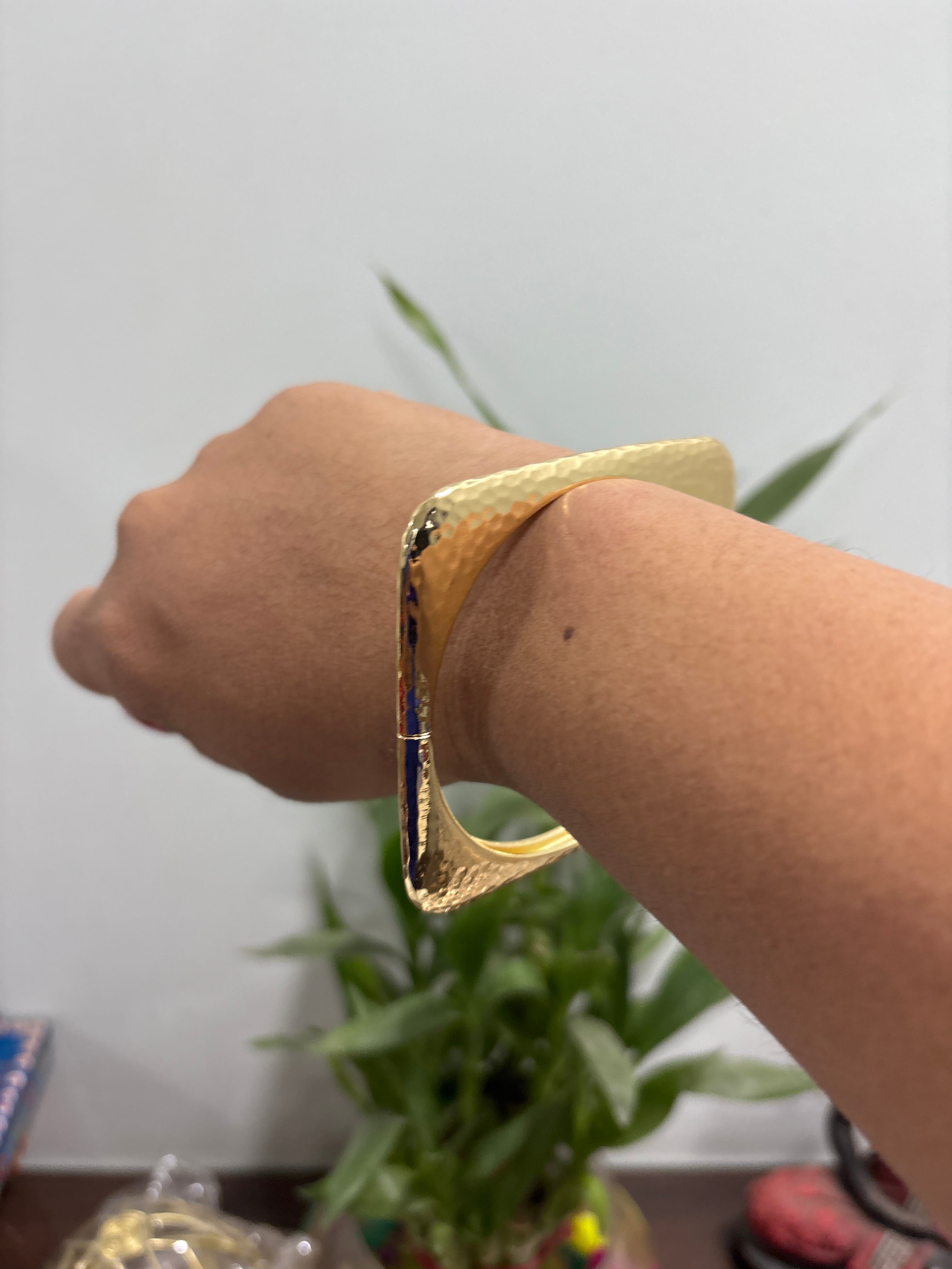 Square shape adjustable bracelet