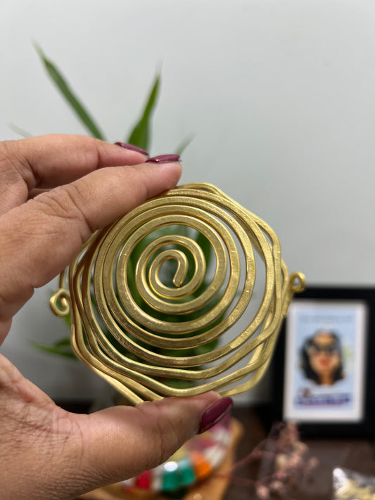 Spiral hair cage bun