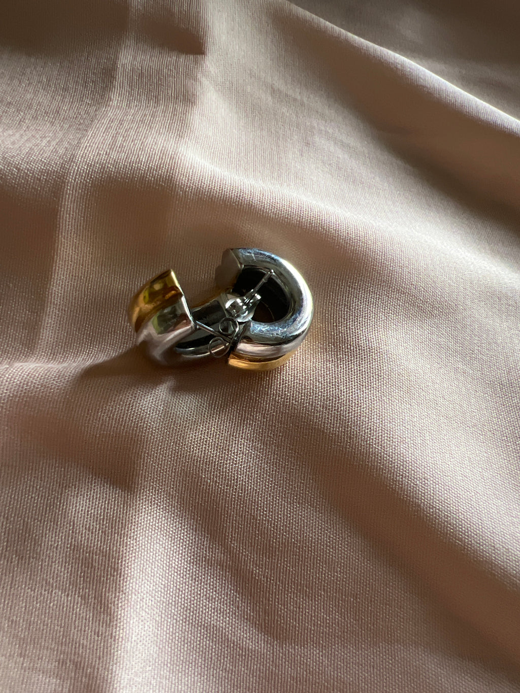 Minimalist Small Hoop Earrings – Everyday Office Wear