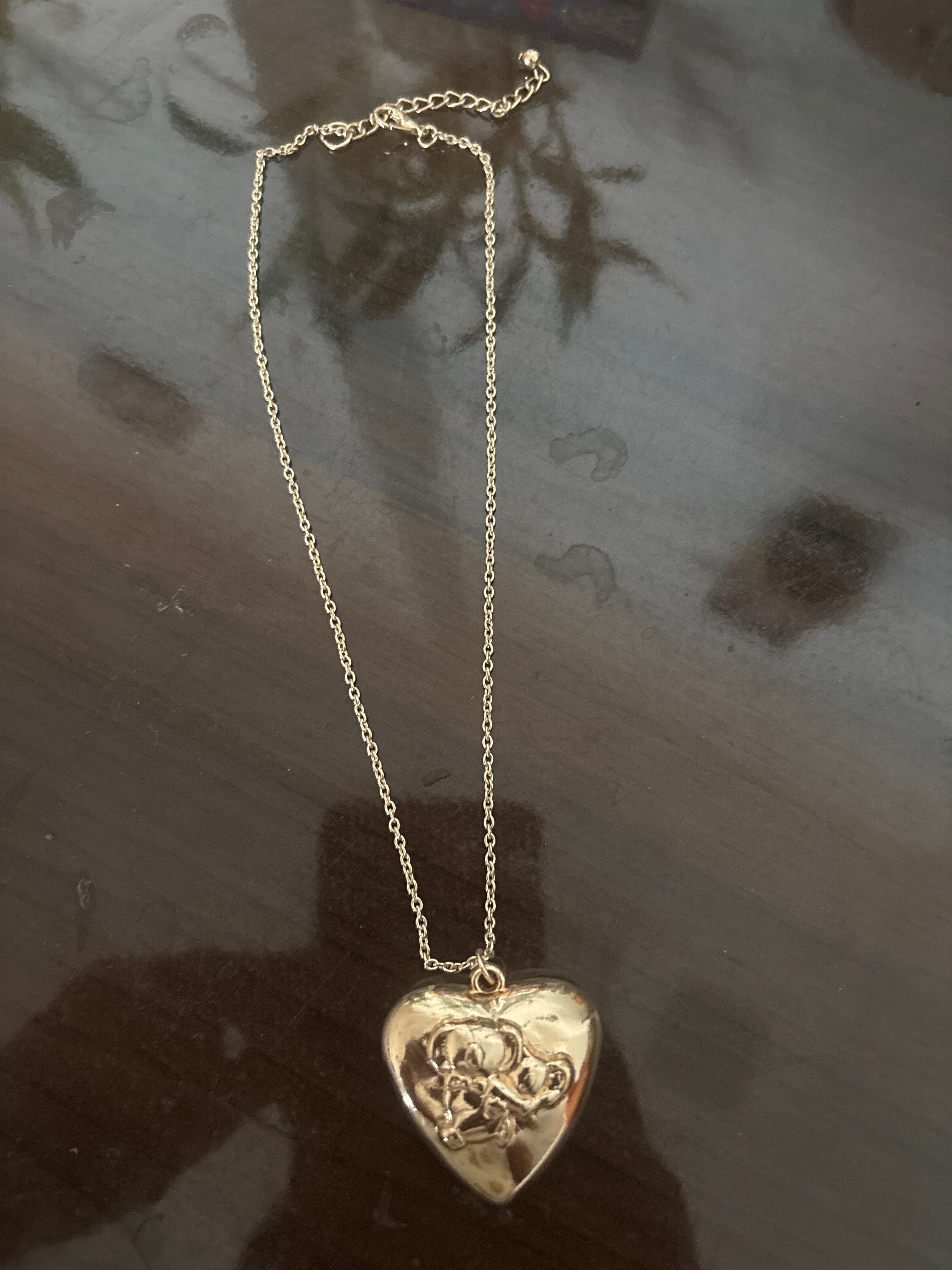 Heart pendant necklace
