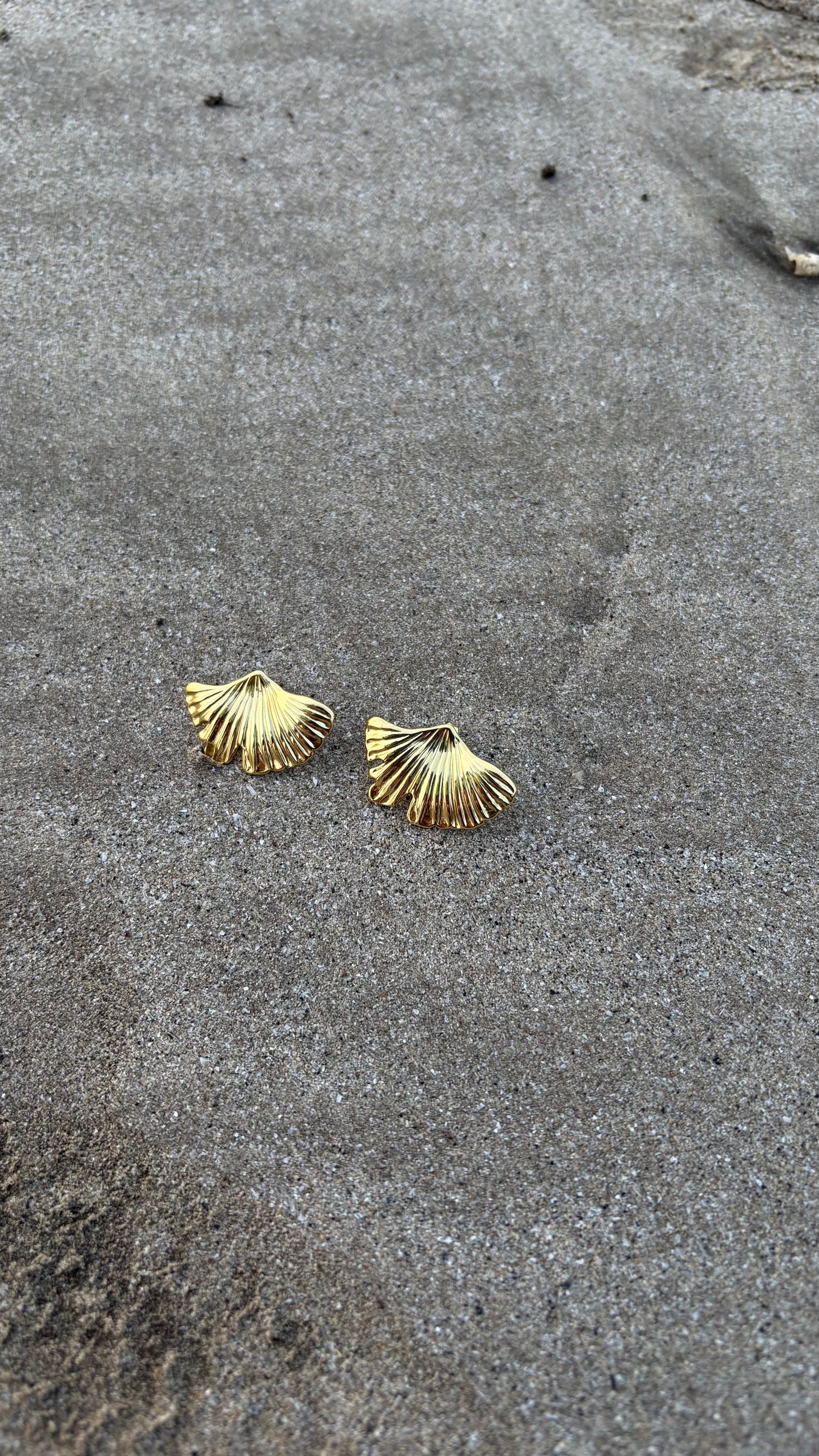 Leaf studs