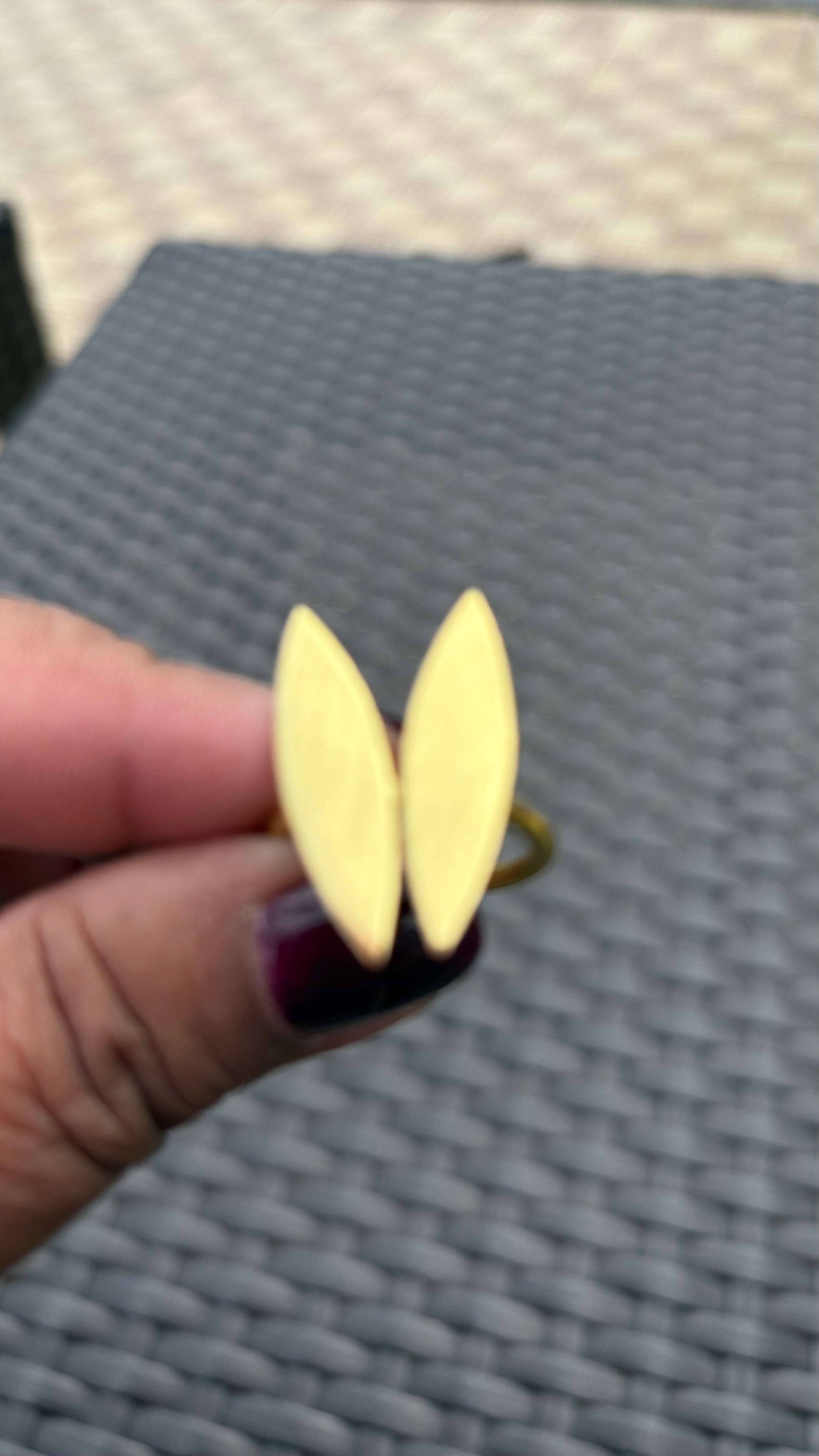 Two petal ring Riverblend