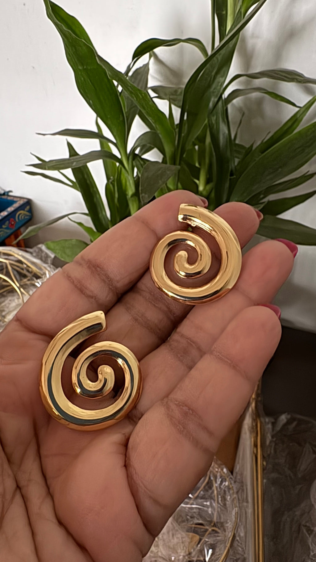 Spiral stud earring