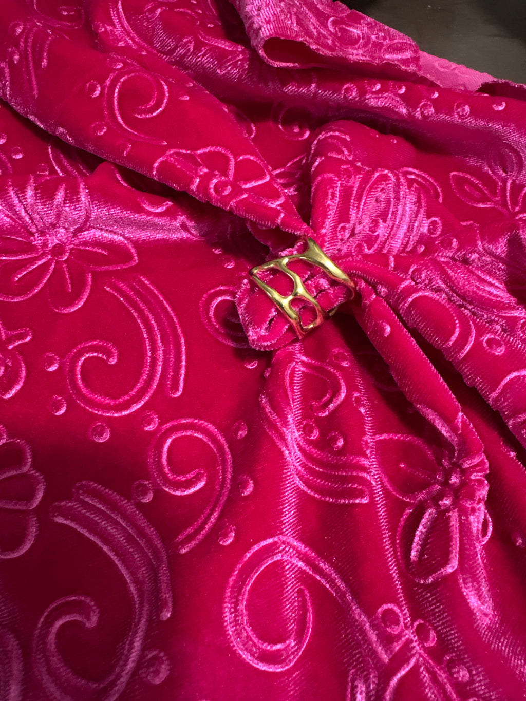 Structured adjustable ring