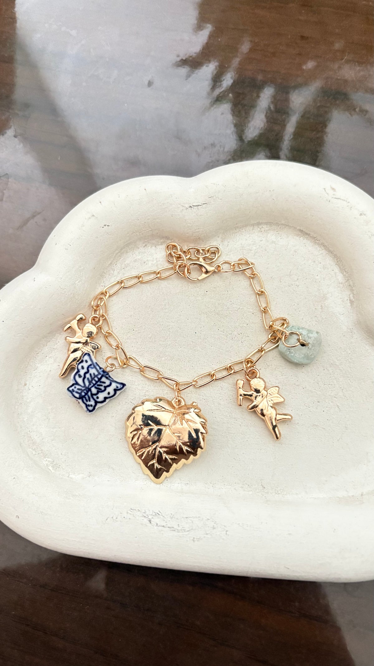 Gold heart chain bracelet