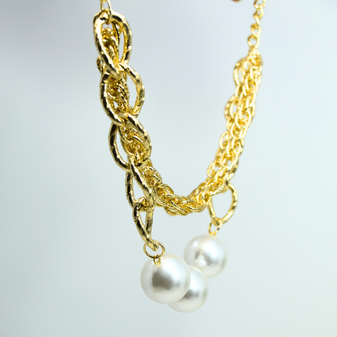 Riverblend Pearl Gold Chain Necklace – Elegant Statement Jewelry