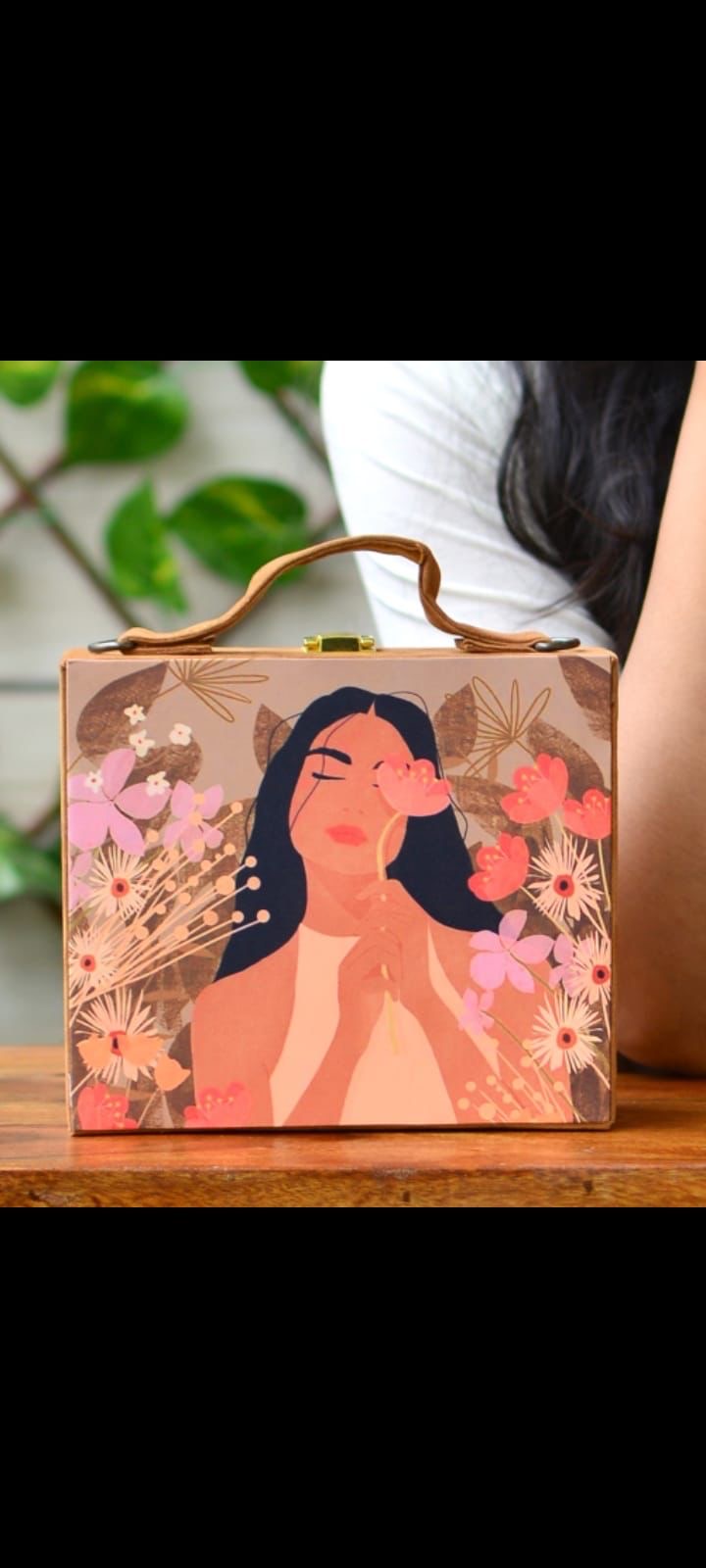 Square box clutch