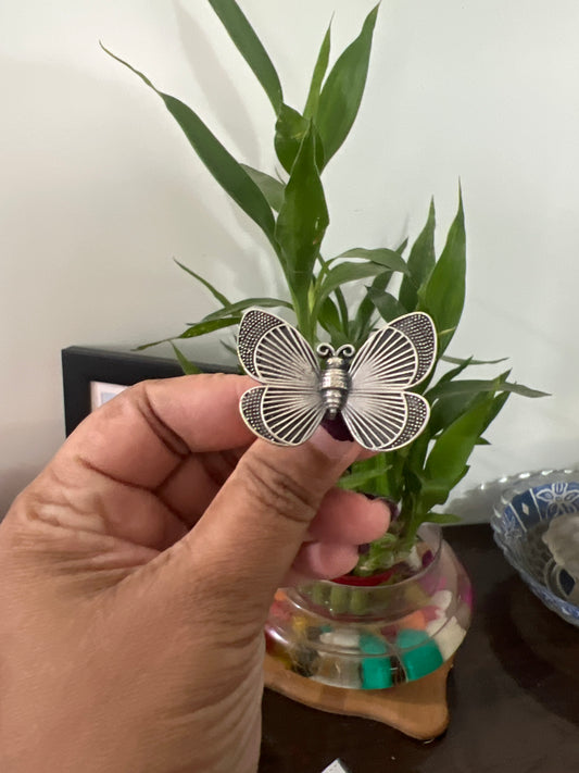 Butterfly oxidised adjustable ring