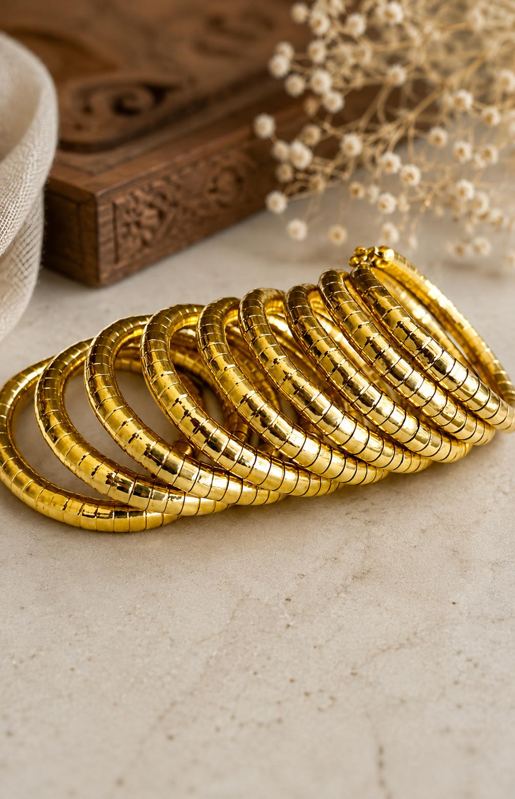 Spiral hold bracelet