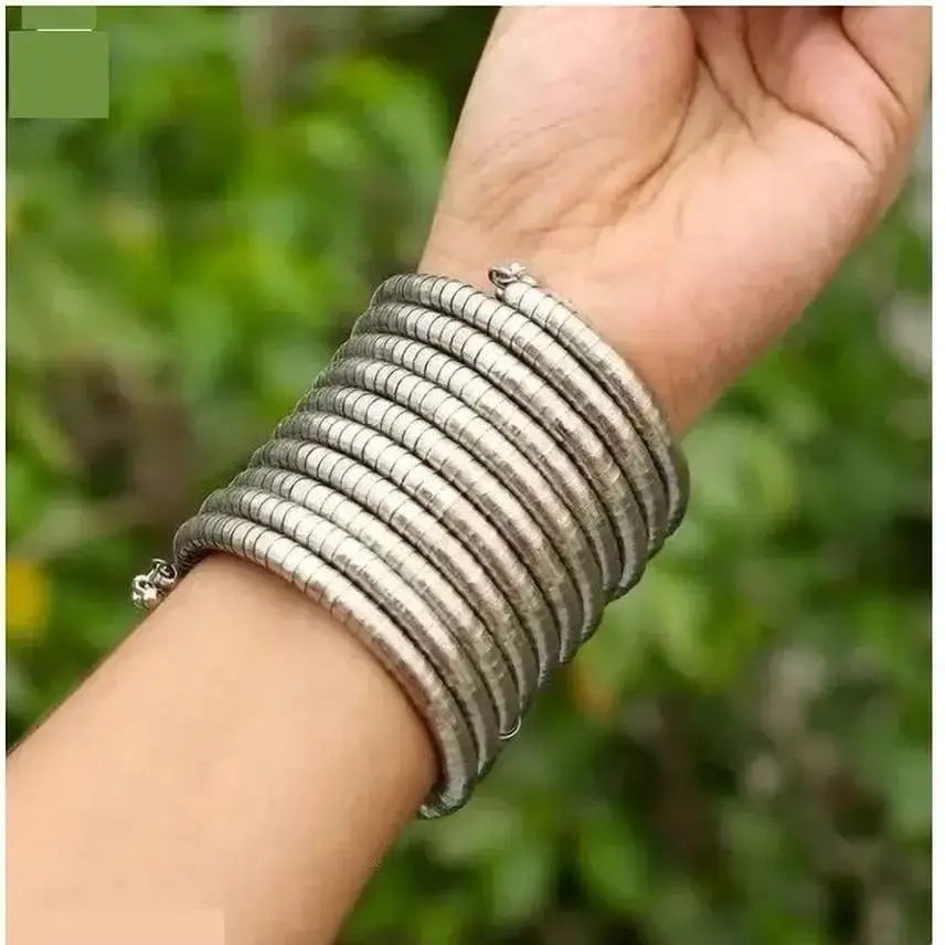 Timeless Silver Bracelet spiral – Sleek Adjustable Design