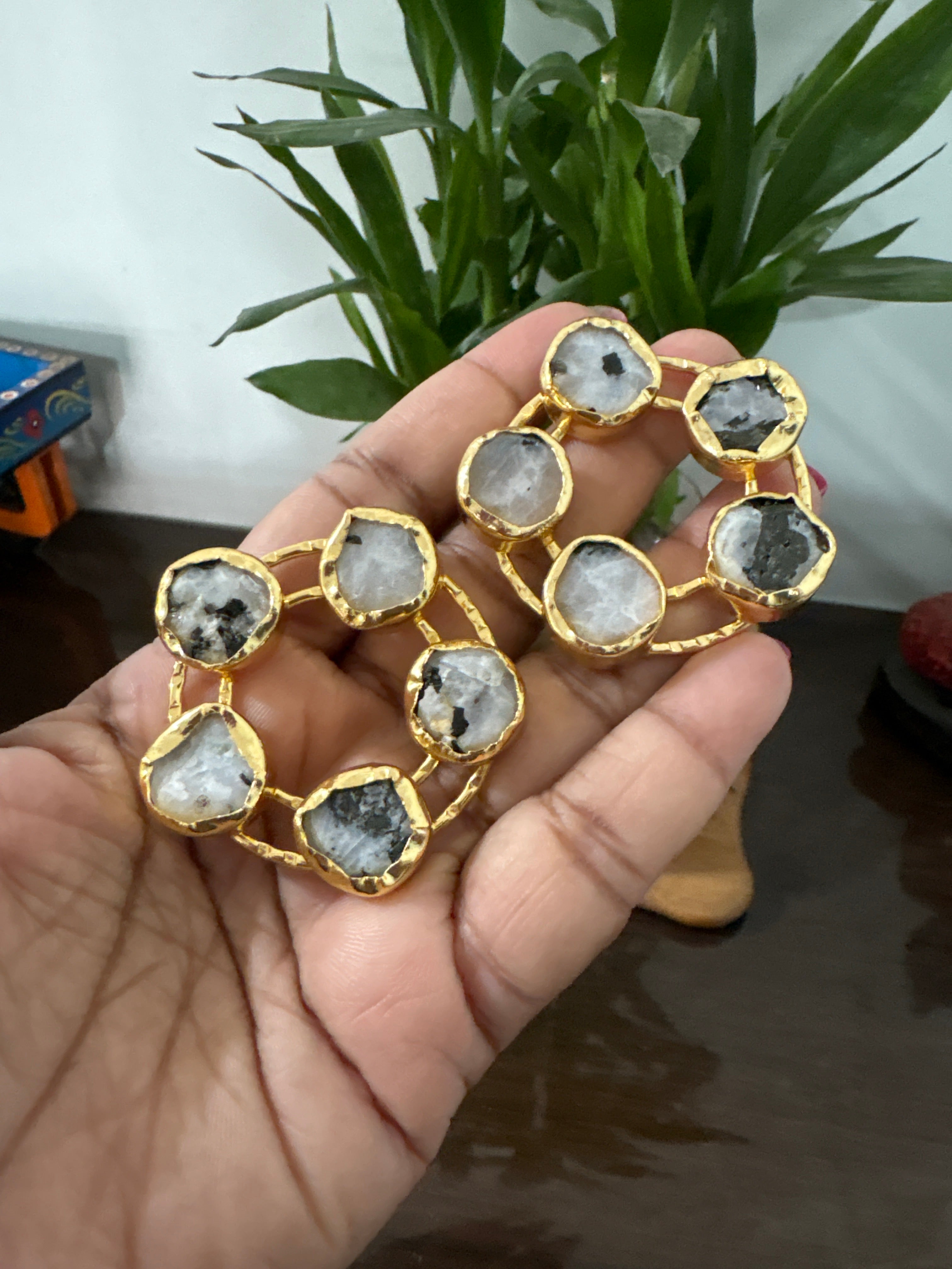 Natural stone round earring