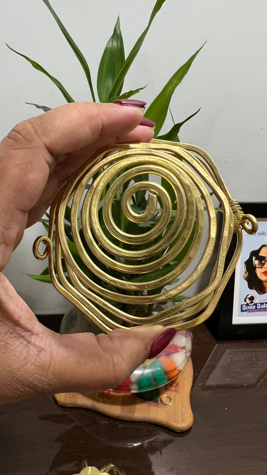 Spiral hair cage bun