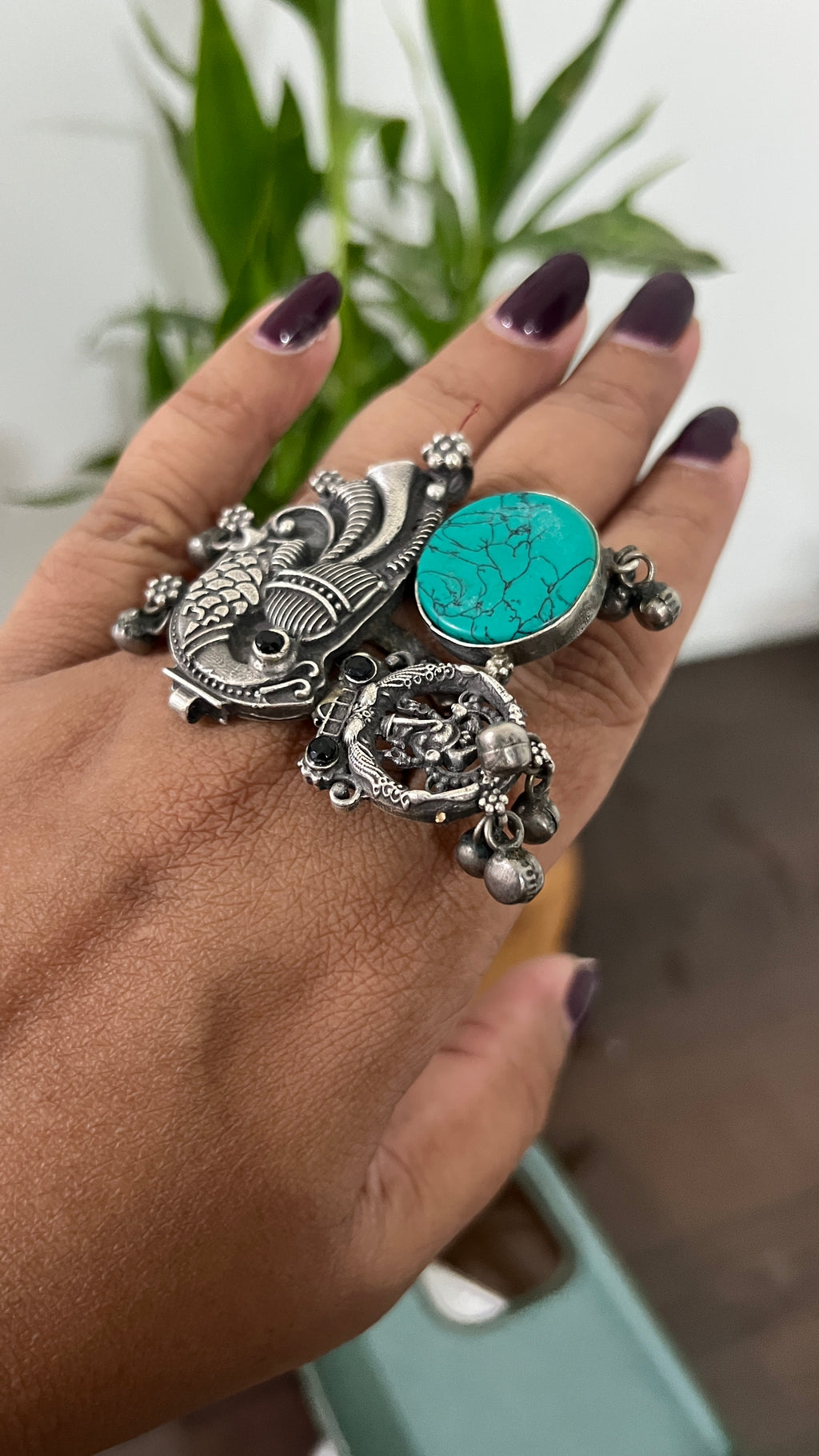 Oxidised adjustable ring
