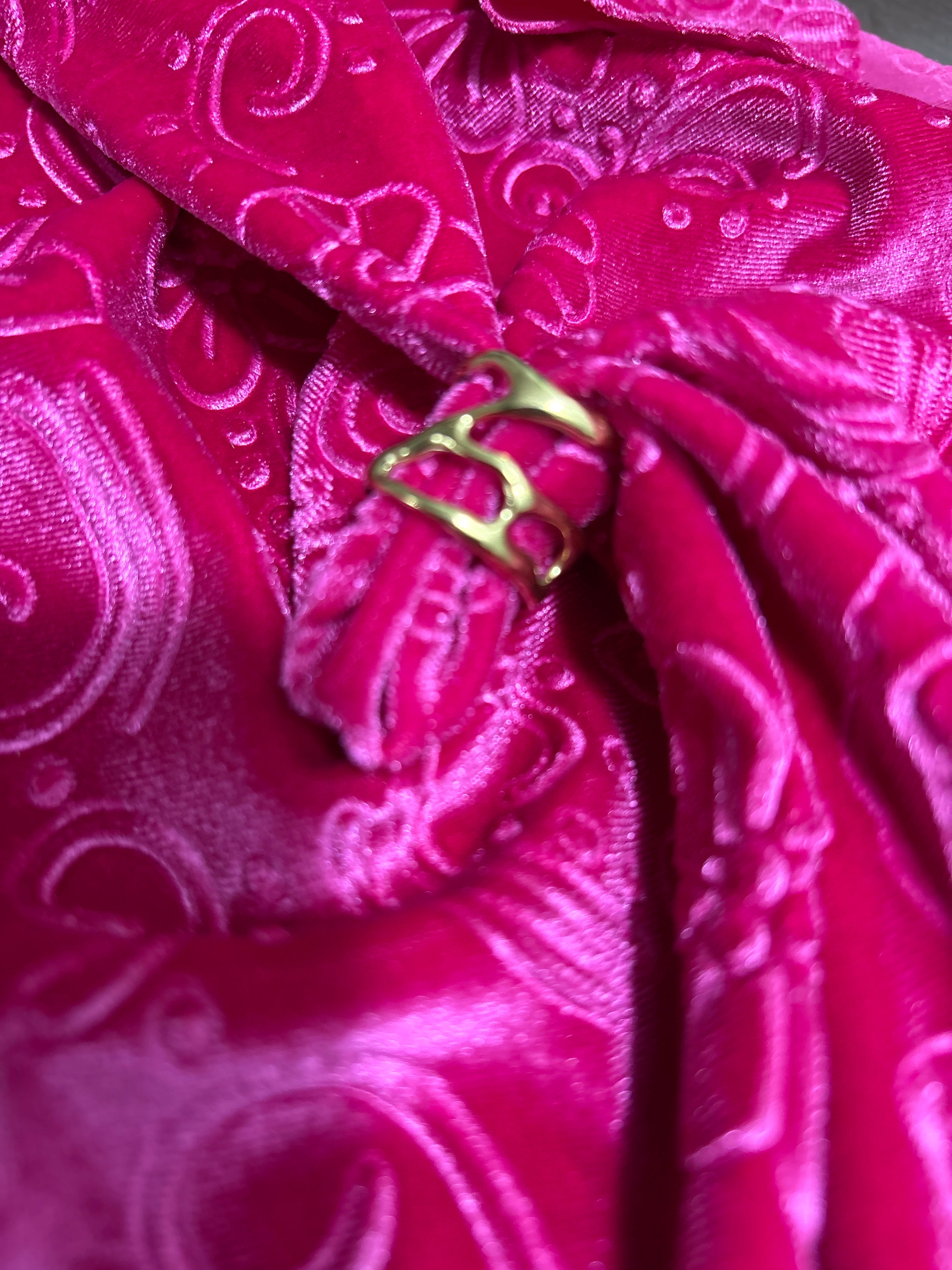 Structured adjustable ring