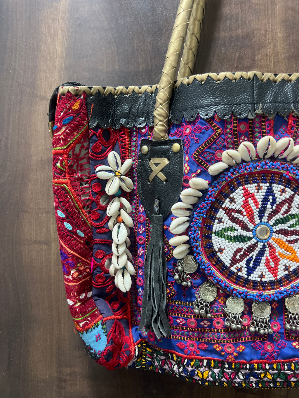 Banjara tote bag with zip closure