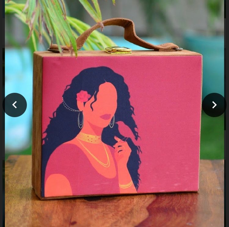 Square box clutch
