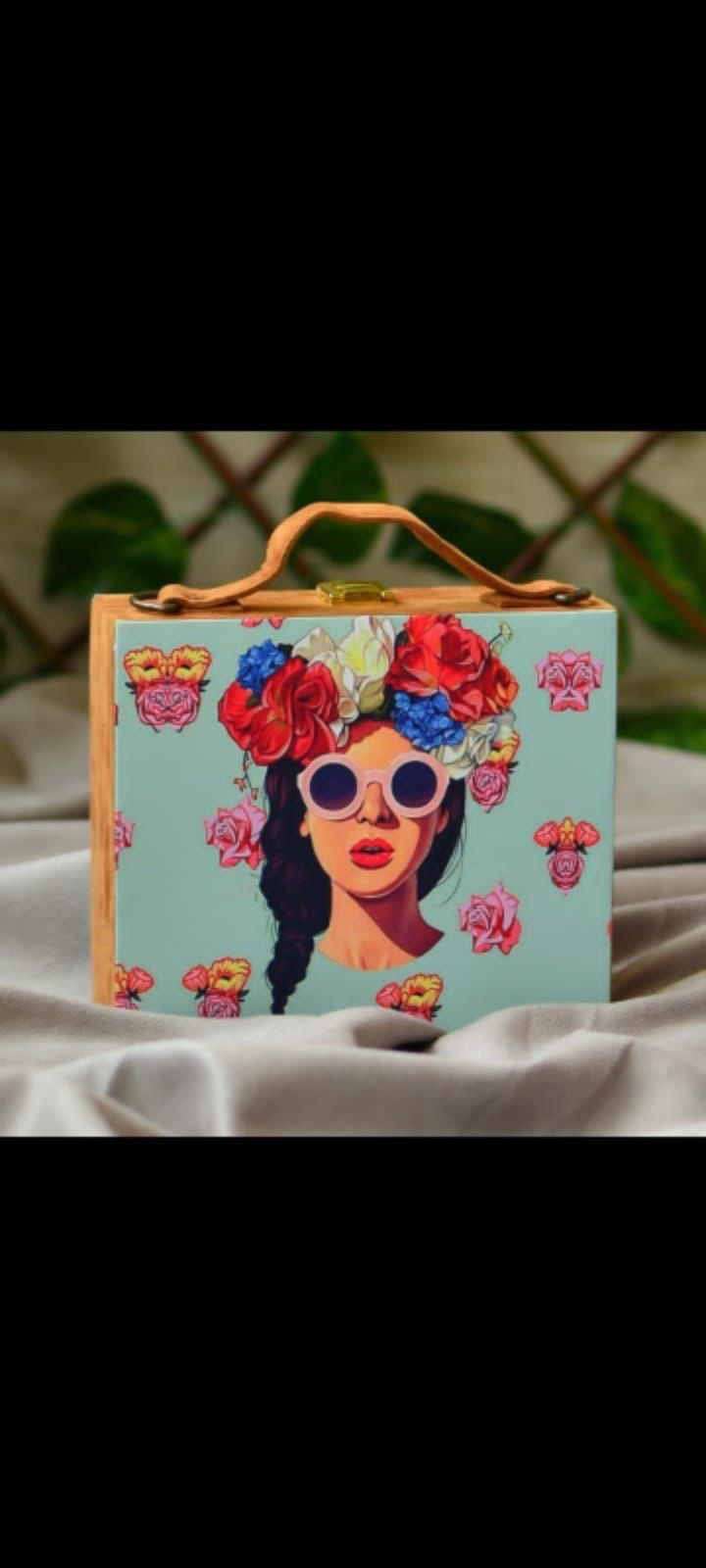 Square box clutch