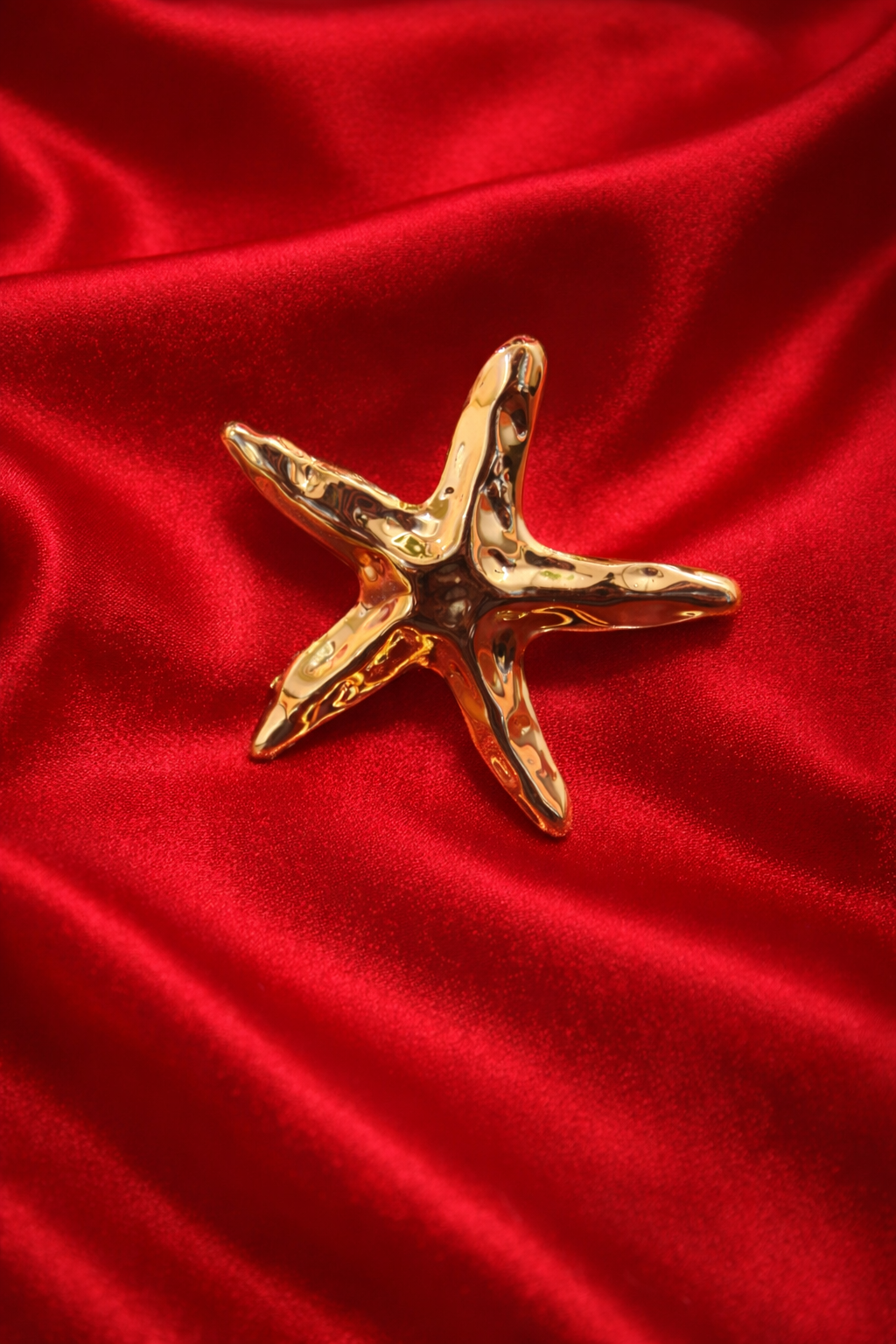 Starfish statement earring