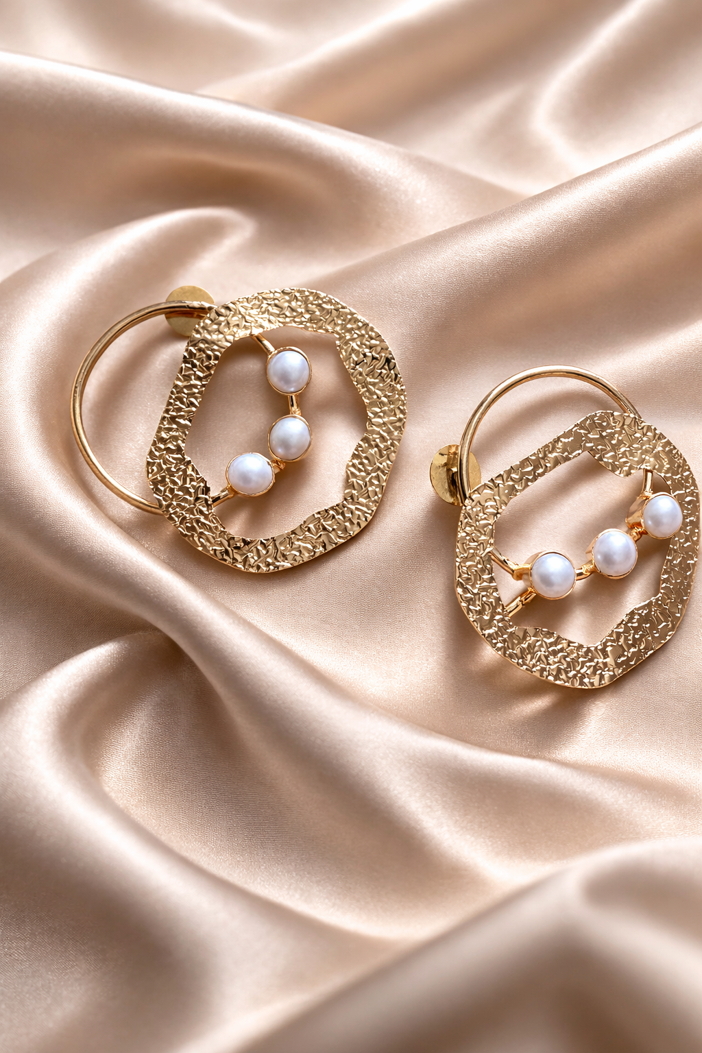 Golden textures pearl whispers - Riverblend