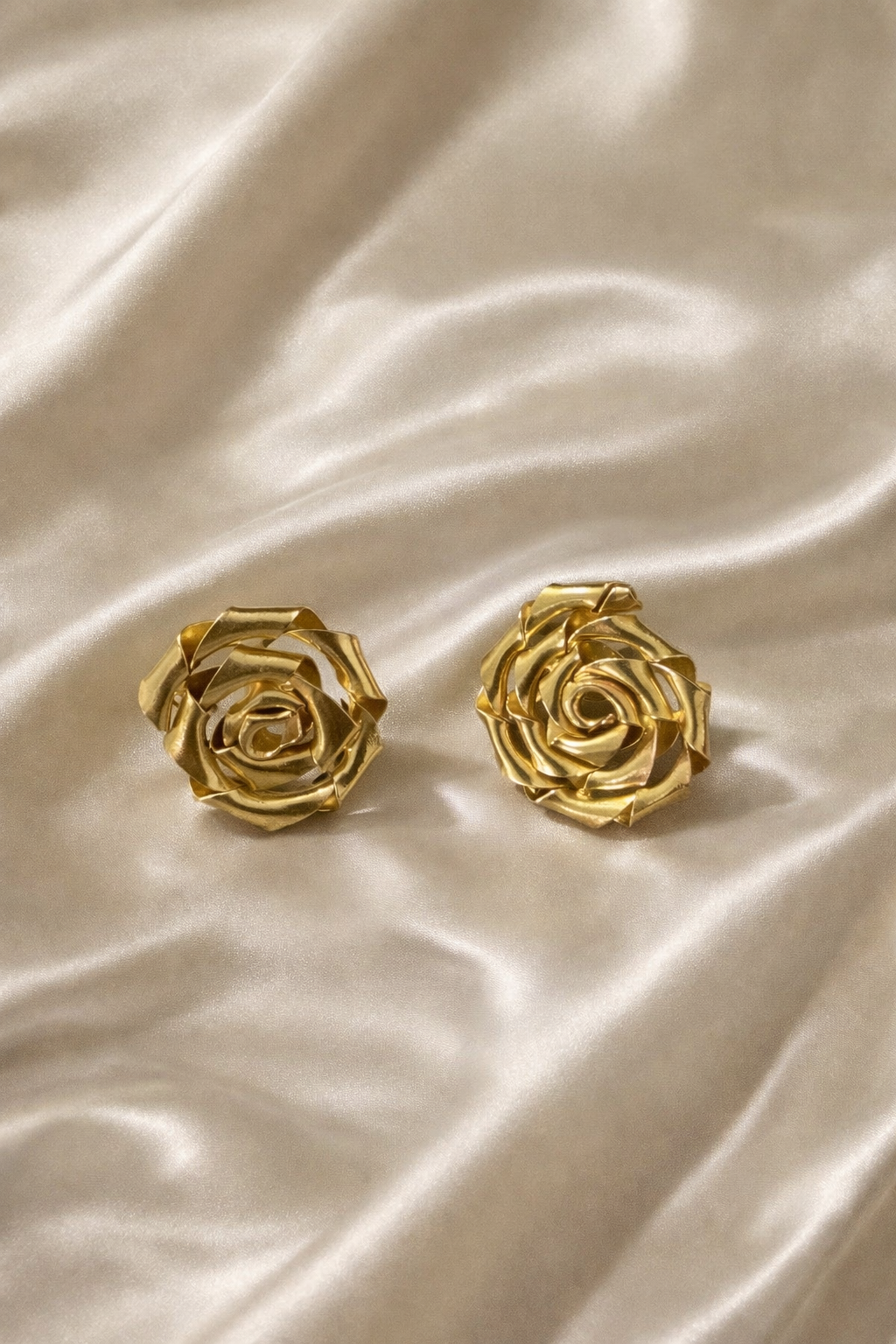 Rose stud earring _ Riverblend