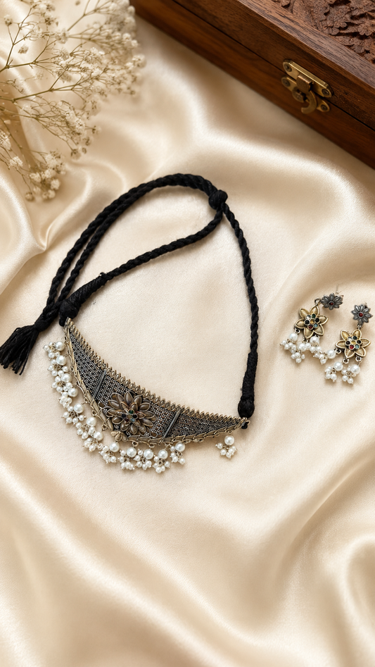 Antique Pearl Floral Choker Set ✨