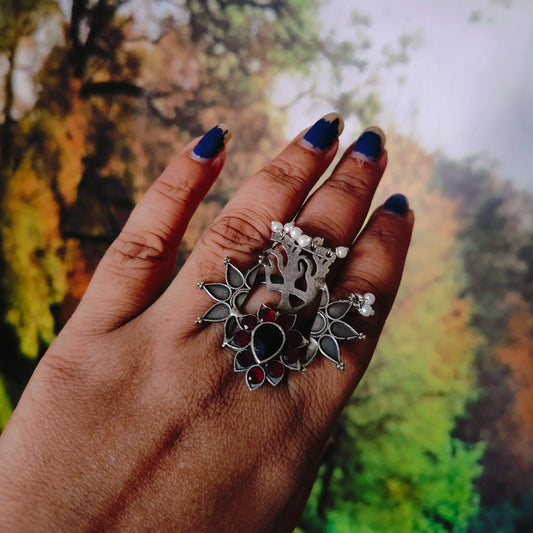 Maroon Stone Ring – Timeless Elegance in a Bold Hue