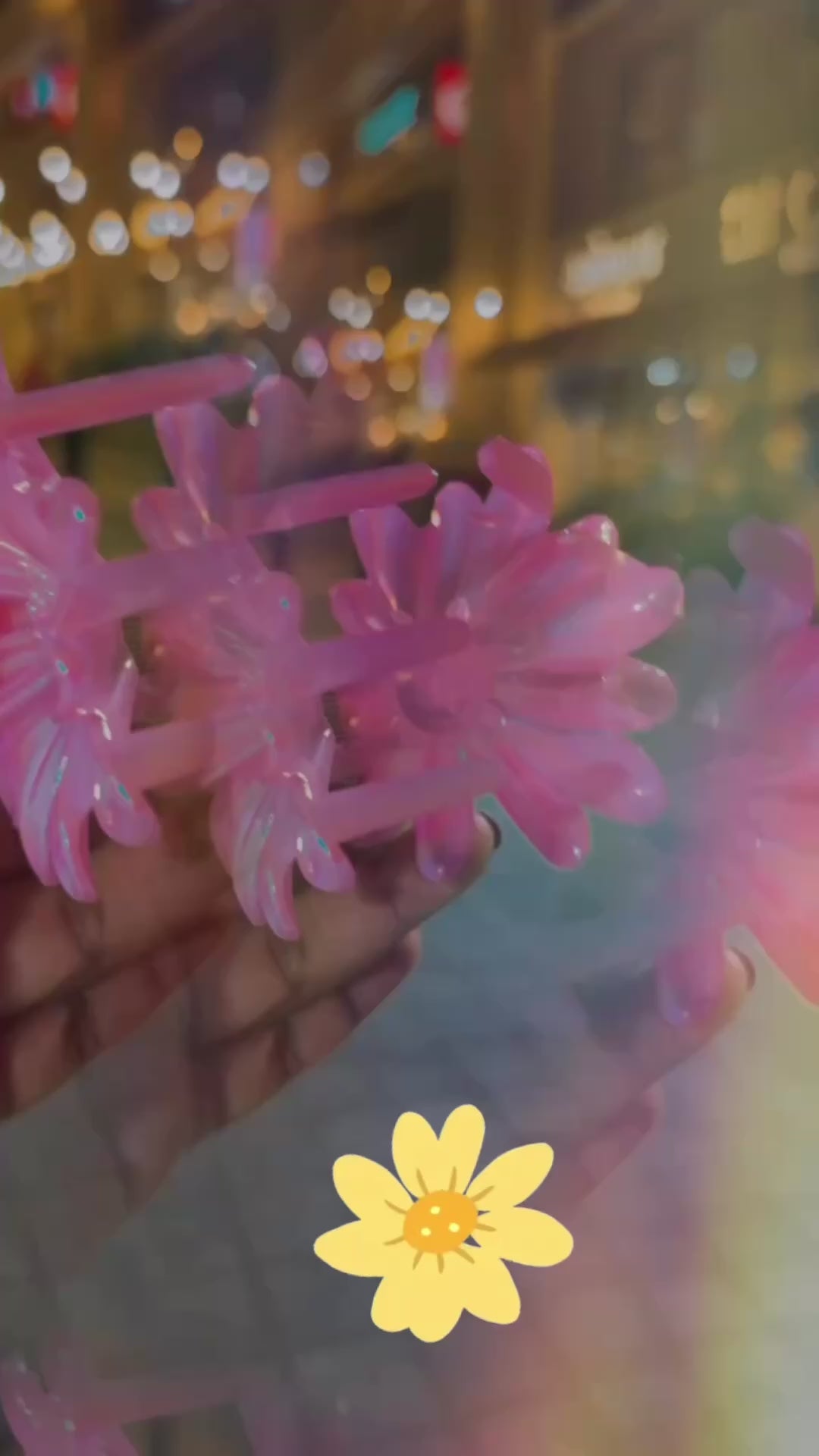 Daisy pink flower claw clip