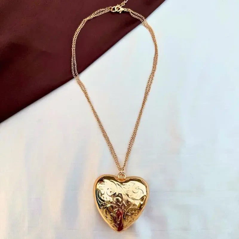 Bold heart pendant necklace