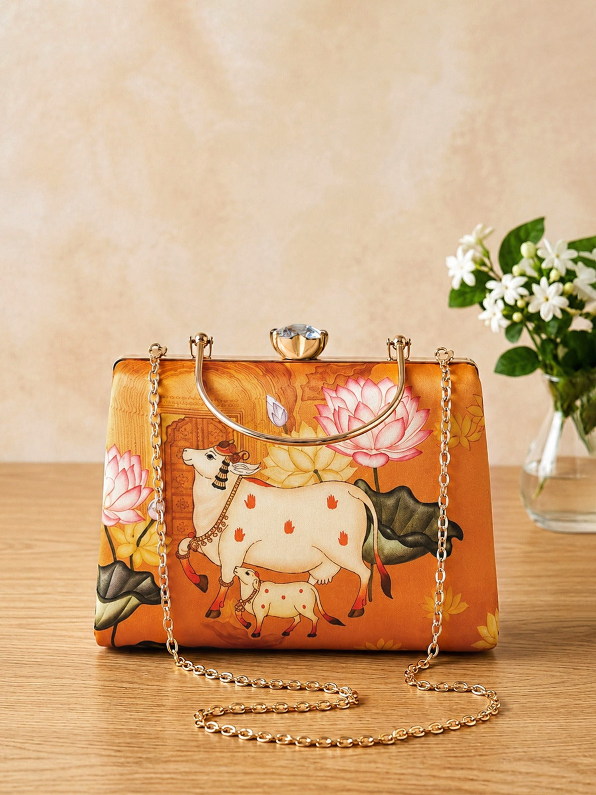 Pichwayi clutch bag