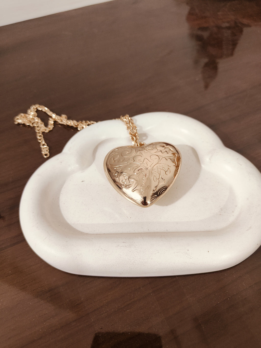 Bold heart pendant necklace