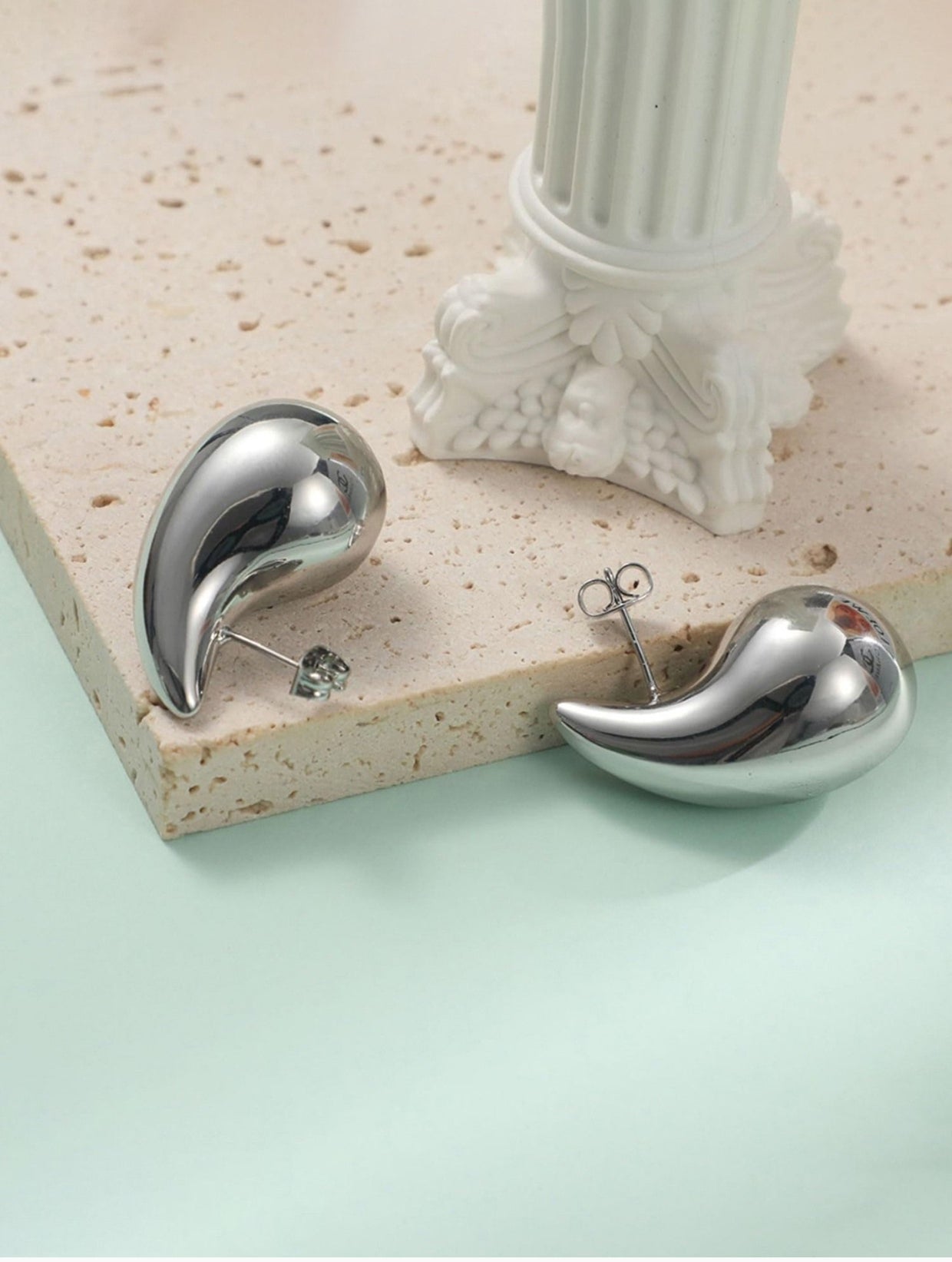 Tear drop 💧 earring